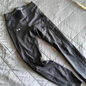 Under Armour compression leggings